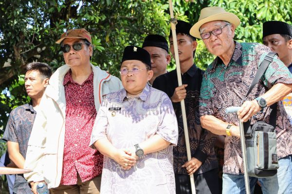 Wabup Pesibar Hadiri Anjau Silau Keluarga Kartadilaga